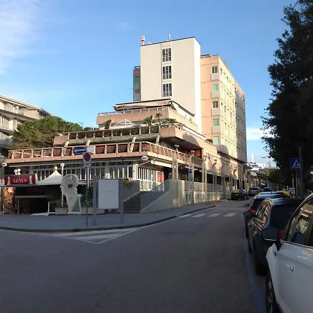 Pineta Central Apartment *